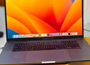New Laptop Apple MacBook Pro 2019 16GB Intel Core i7 SSD 512GB