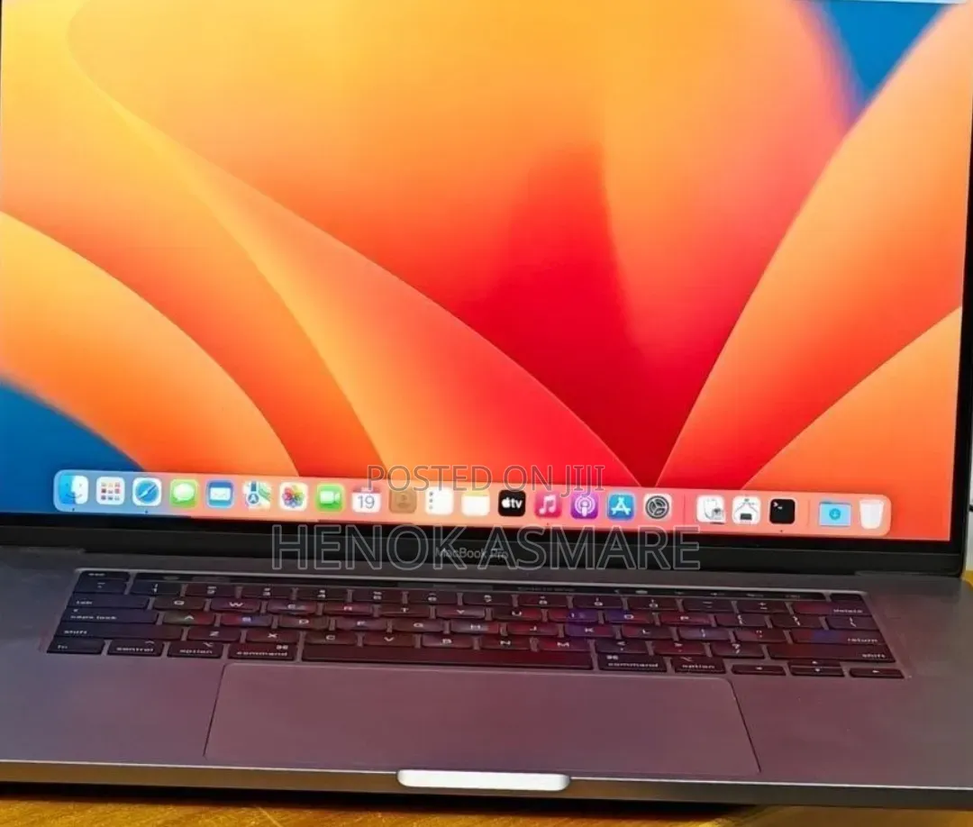 New Laptop Apple MacBook Pro 2019 16GB Intel Core i7 SSD 512GB