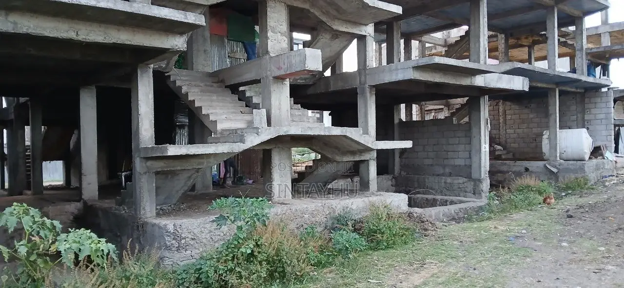 5bdrm Townhouse/Terrace in Gomeju Area, Akaky Kaliti for sale