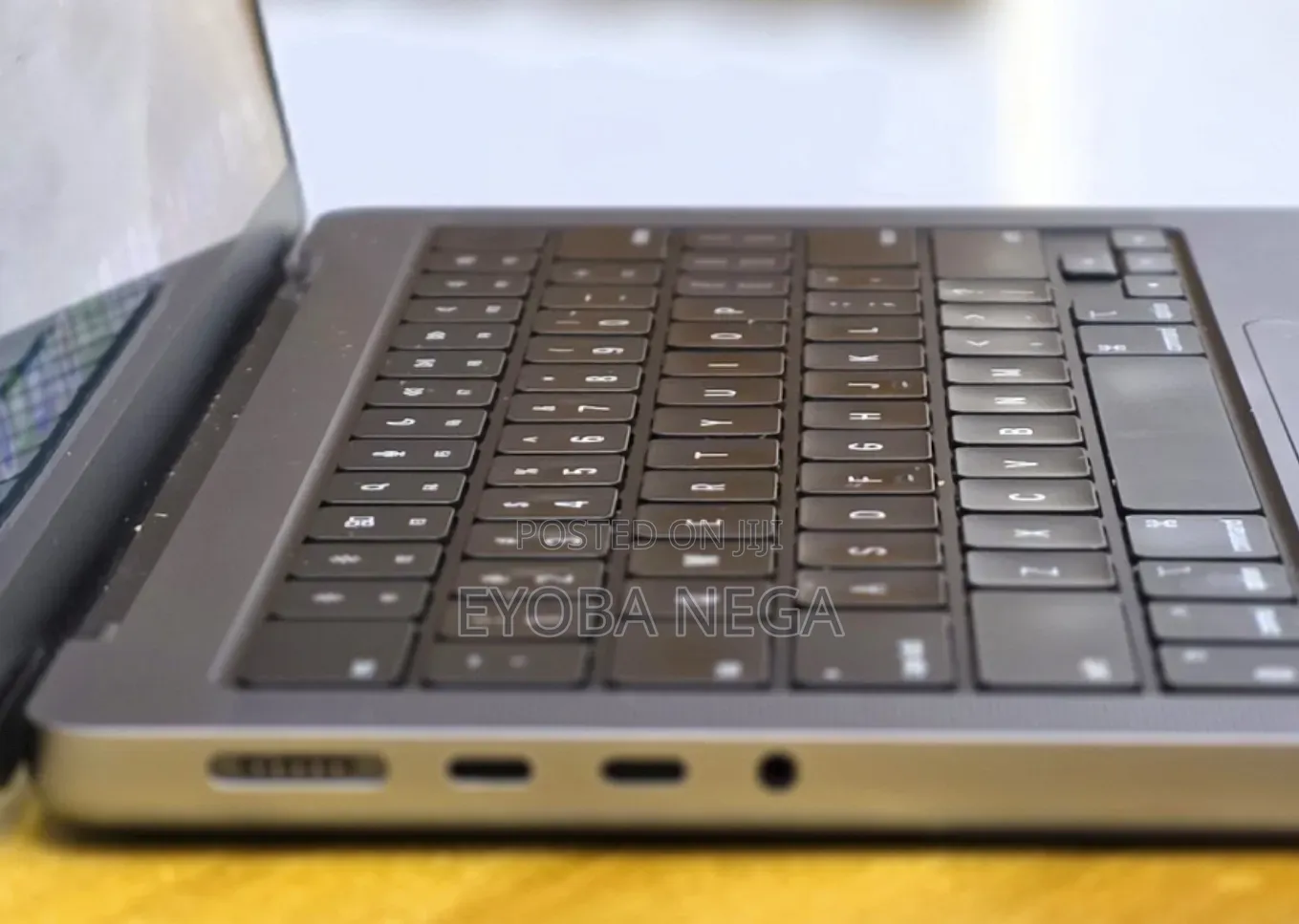 New Laptop Apple MacBook Pro M1 16GB Apple M1 Pro SSD 512GB