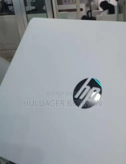New Laptop HP OmniBook 5 Flip 16GB Intel Core i7 SSD 512GB