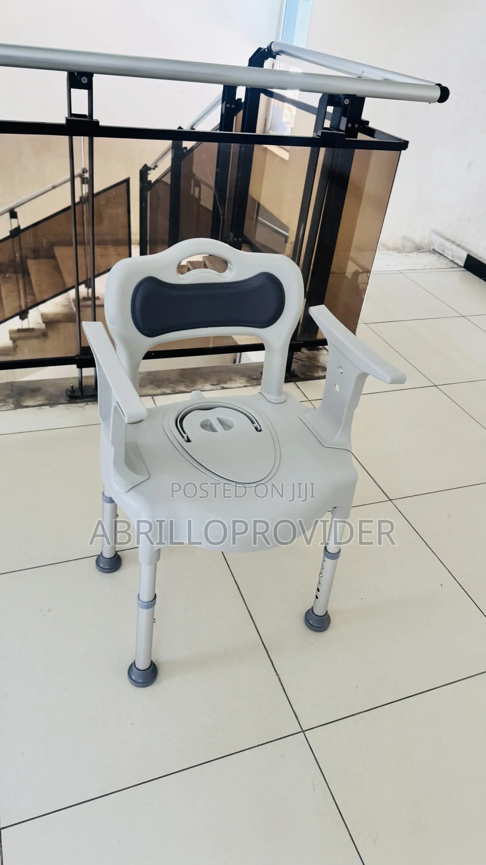 Foldable Adjustable防腐剂toilet Seat 250kg