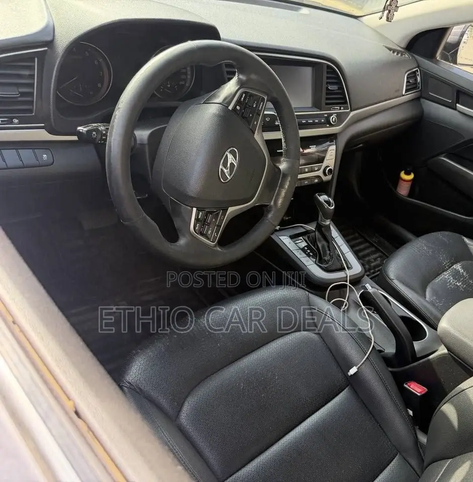 Hyundai Avante 2017 Gray