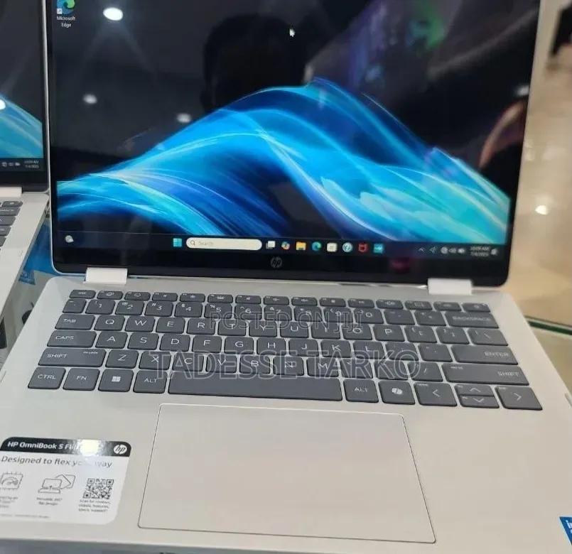 New Laptop HP OmniBook 5 Flip 16GB Intel Core 7 SSD 512GB