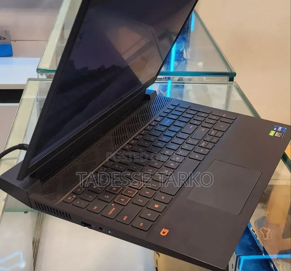 New Laptop Dell G15 5535 16GB Intel Core i7 SSD 512GB