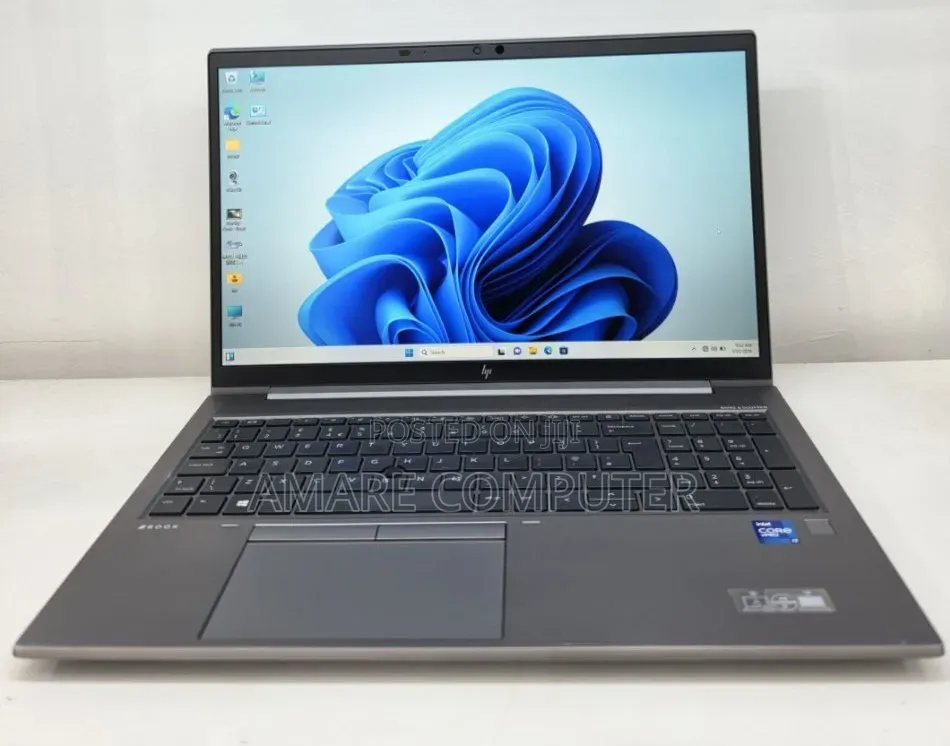 New Laptop HP ZBook Firefly G8 16GB Intel Core i7 SSD 512GB