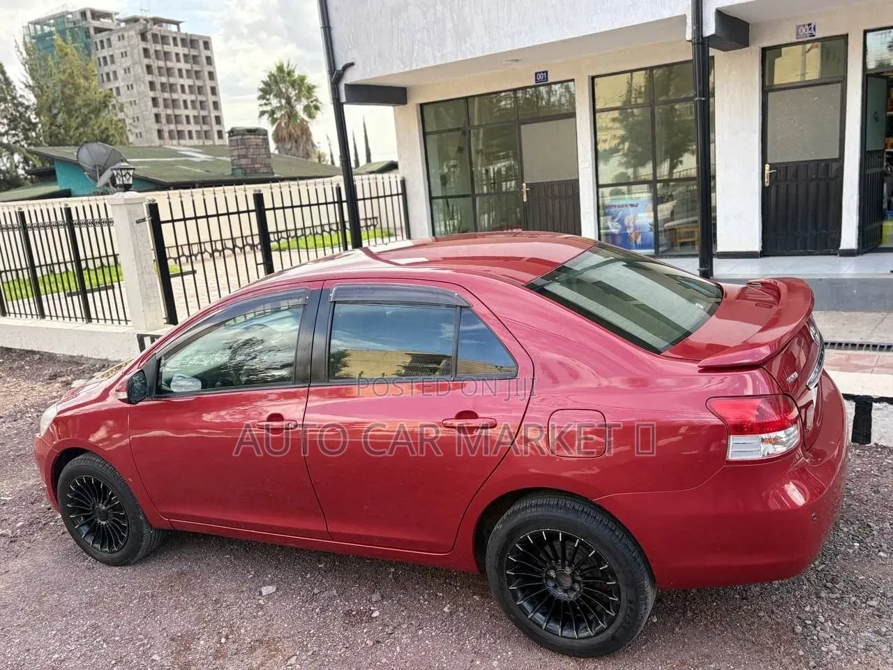 Toyota Yaris Base Sedan 4dr 2010 Red