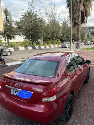 Toyota Yaris Base Sedan 4dr 2010 Red