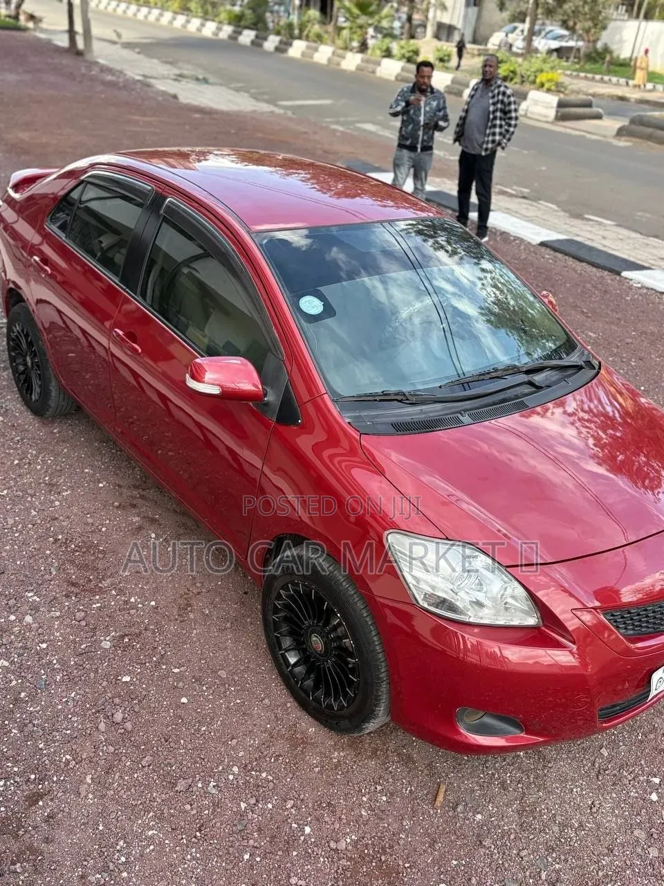 Toyota Yaris Base Sedan 4dr 2010 Red
