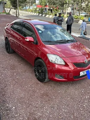 Toyota Yaris Base Sedan 4dr 2010 Red