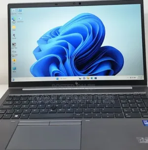 New Laptop HP ZBook Firefly G8 16GB Intel Core i7 SSD 512GB