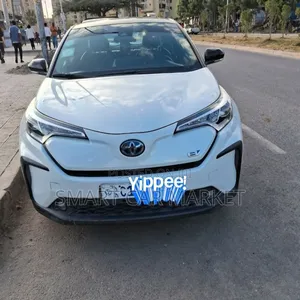 Toyota C-HR 2022 White