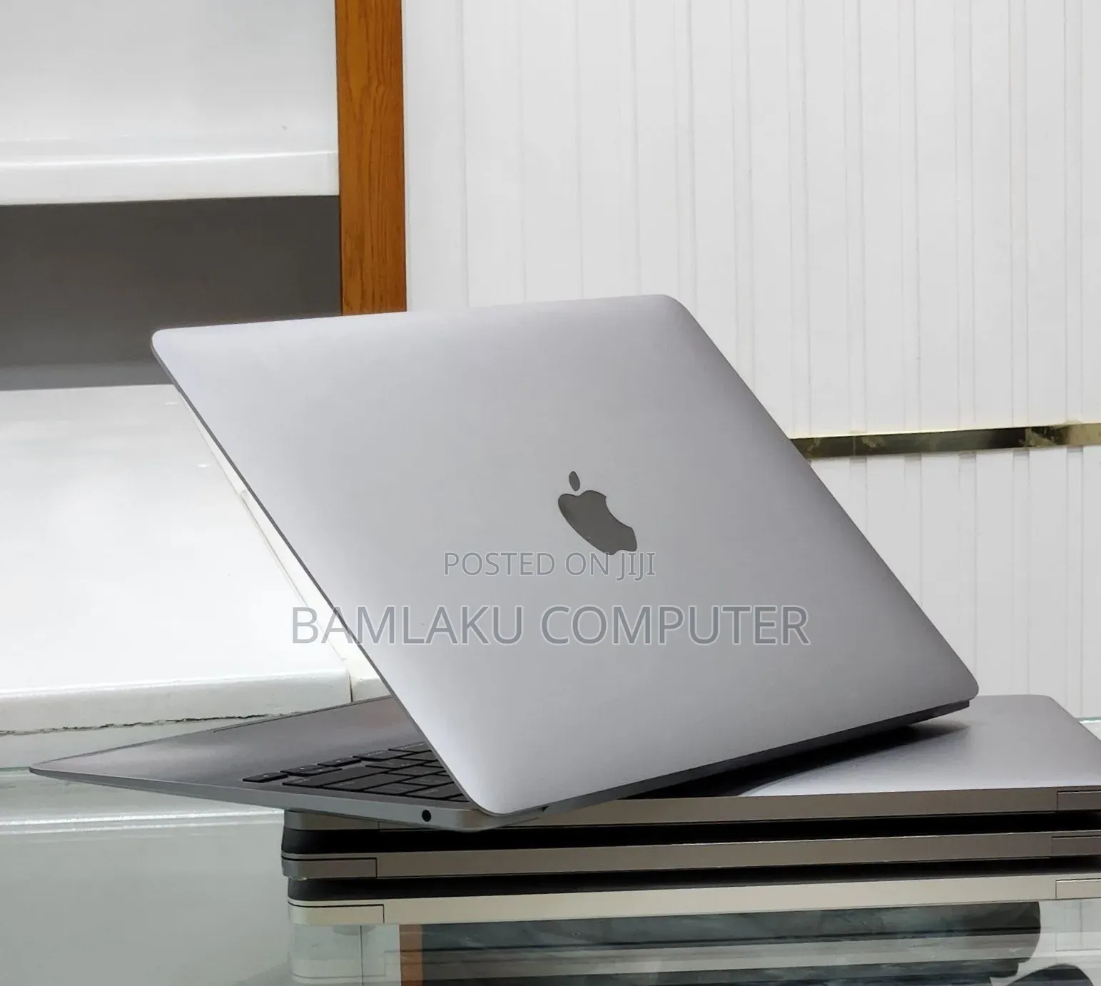 New Laptop Apple MacBook Air 2020 M1 8GB Apple M1 SSD 256GB