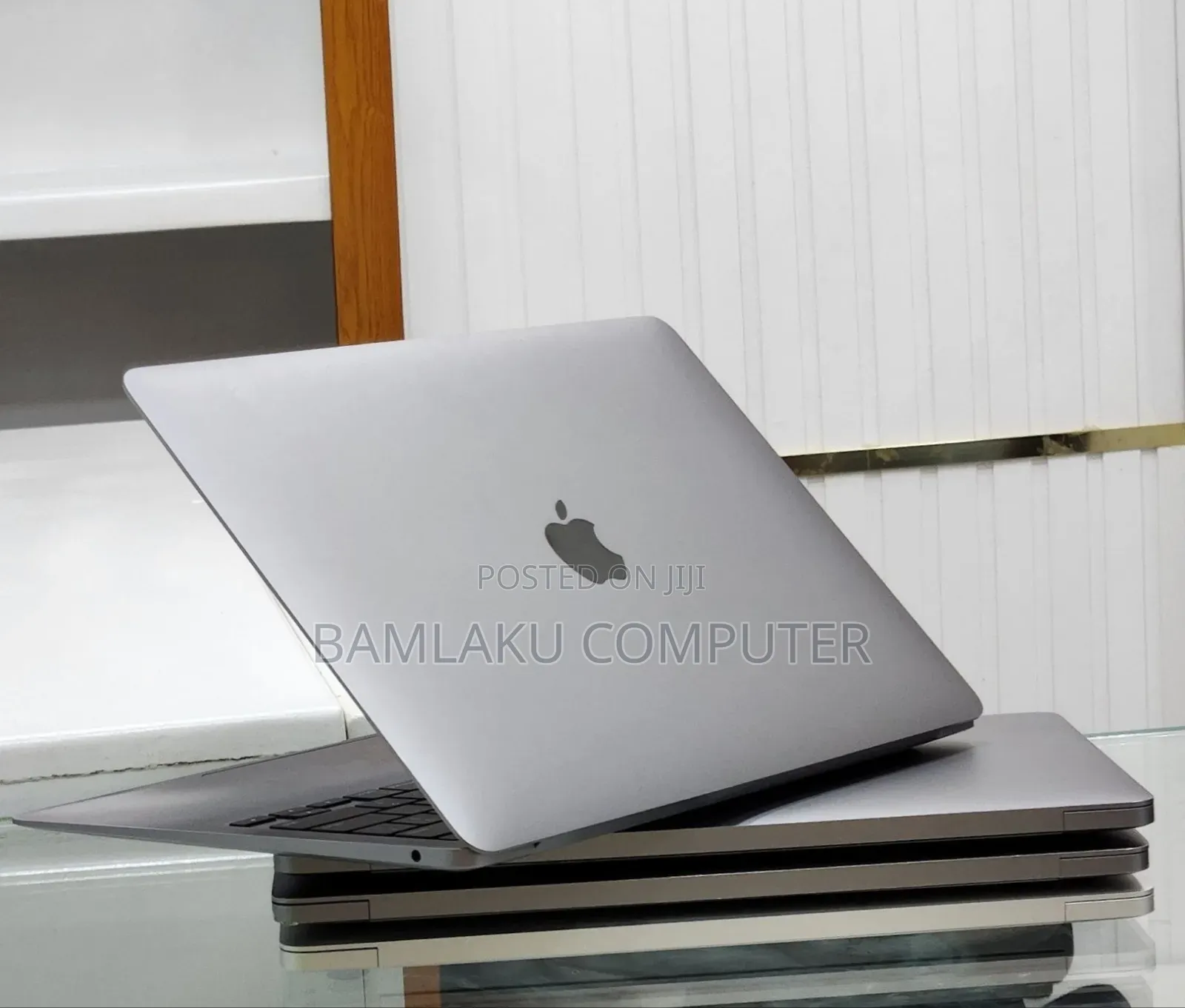 New Laptop Apple MacBook Air 2020 M1 8GB Apple M1 SSD 256GB