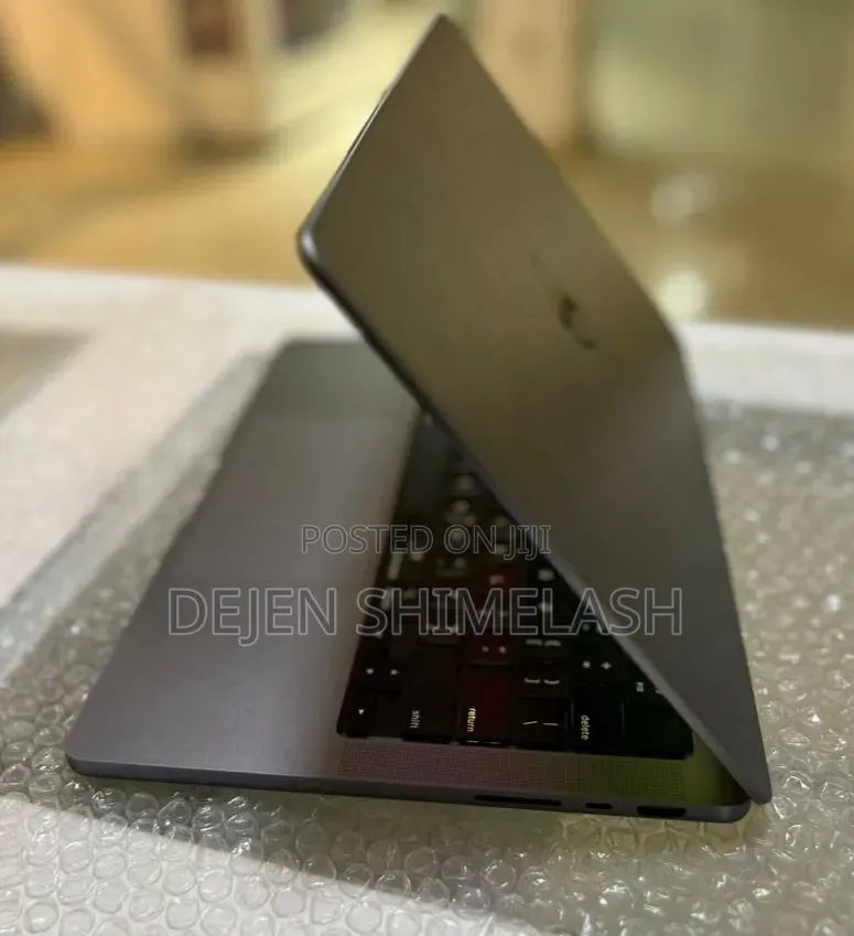New Laptop Apple MacBook Pro 2021 M1 16GB Intel Core i7 SSD 512GB