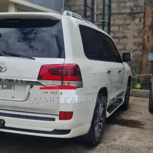 Toyota Land Cruiser 2020 White