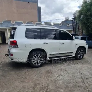 Toyota Land Cruiser 2020 White