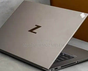New Laptop HP ZBook Firefly G8 16GB Intel Core i7 SSD 512GB