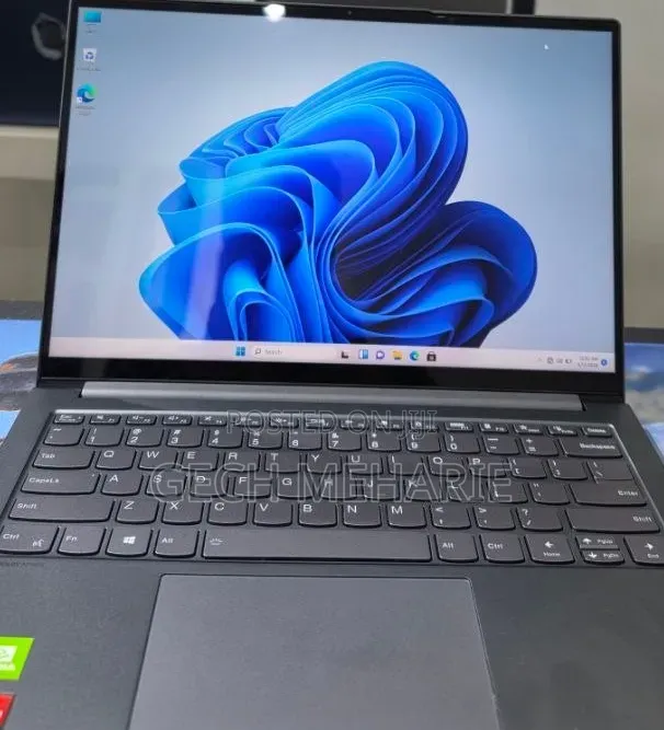 New Laptop Lenovo ThinkPad Yoga 16GB AMD Ryzen 7 SSD 512GB