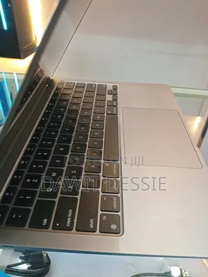 New Laptop Apple MacBook Air 2020 M1 16GB Apple M1 SSD 512GB