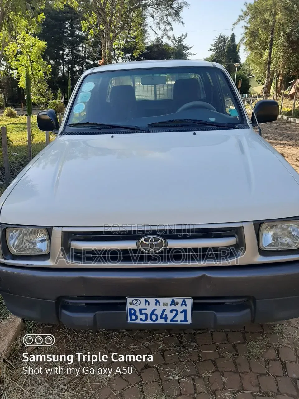 Toyota Hilux 1999 White