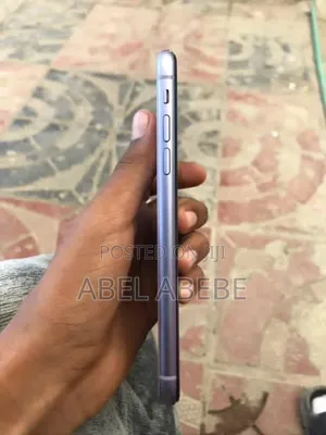 Apple iPhone 11 64 GB