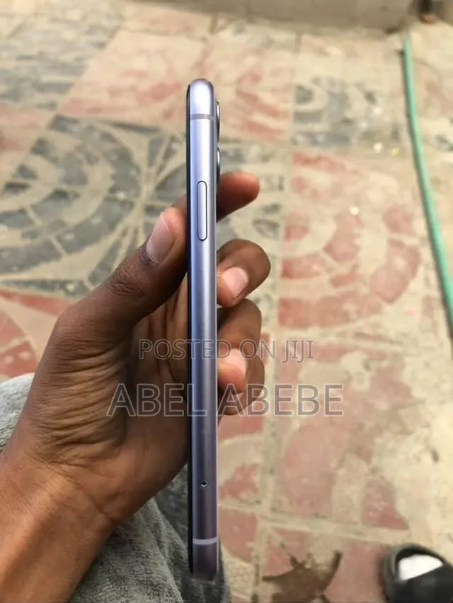 Apple iPhone 11 64 GB