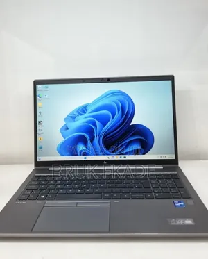 New Laptop HP ZBook Firefly G8 16GB Intel Core i7 SSD 512GB