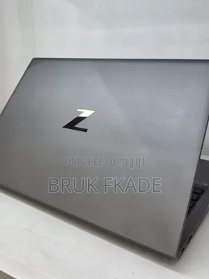 New Laptop HP ZBook Firefly G8 16GB Intel Core i7 SSD 512GB