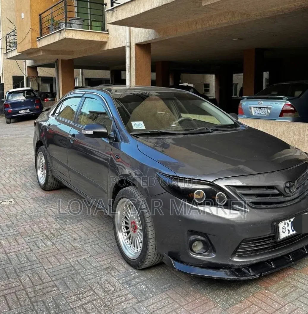 Toyota Corolla 2011 Gray
