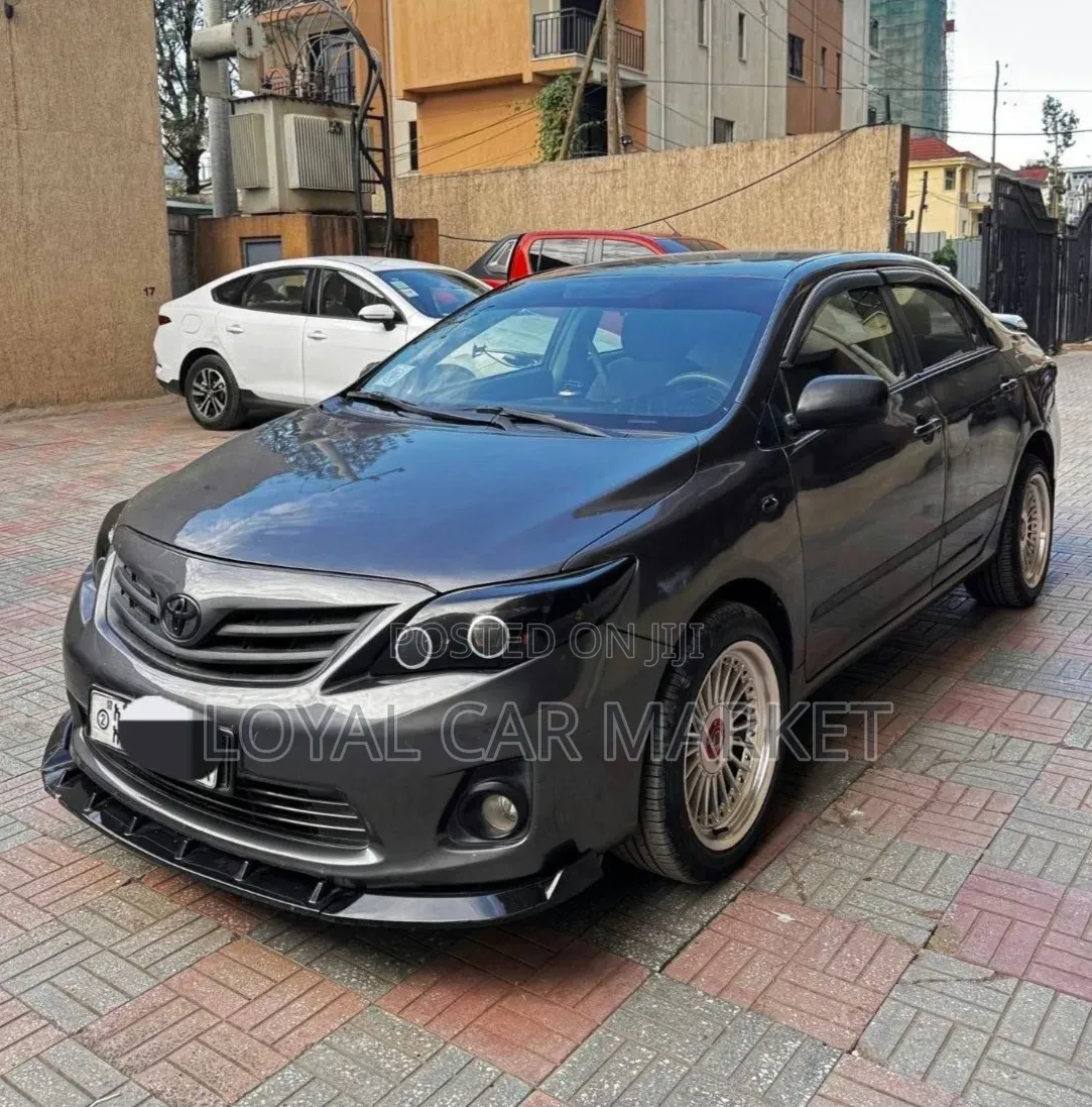 Toyota Corolla 2011 Gray