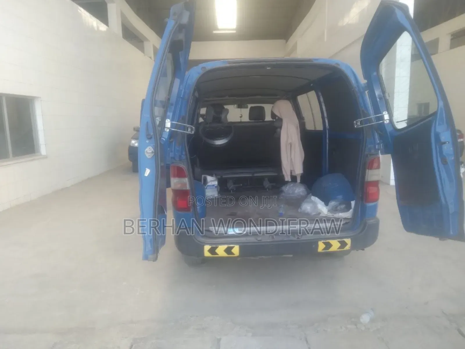 Toyota HiAce 2008 Blue
