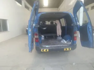 Toyota HiAce 2008 Blue