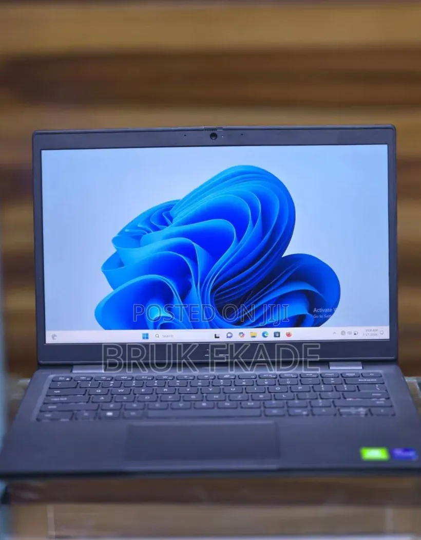 New Laptop Dell Latitude 3120 8GB Intel Core i7 SSD 256GB