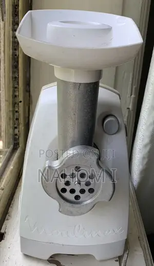 White Moulinex Hv8 Meat Mincer.