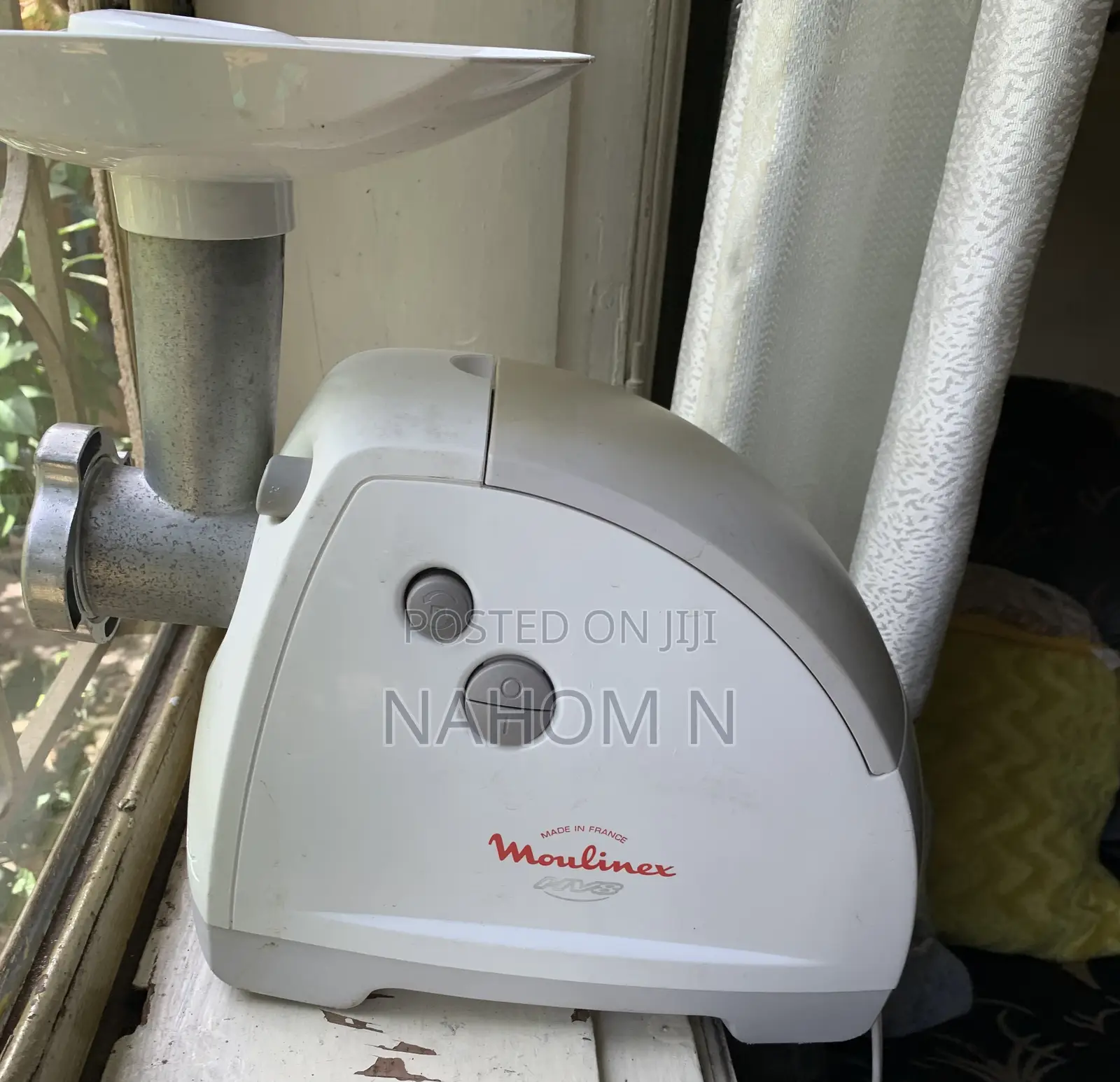 White Moulinex Hv8 Meat Mincer.