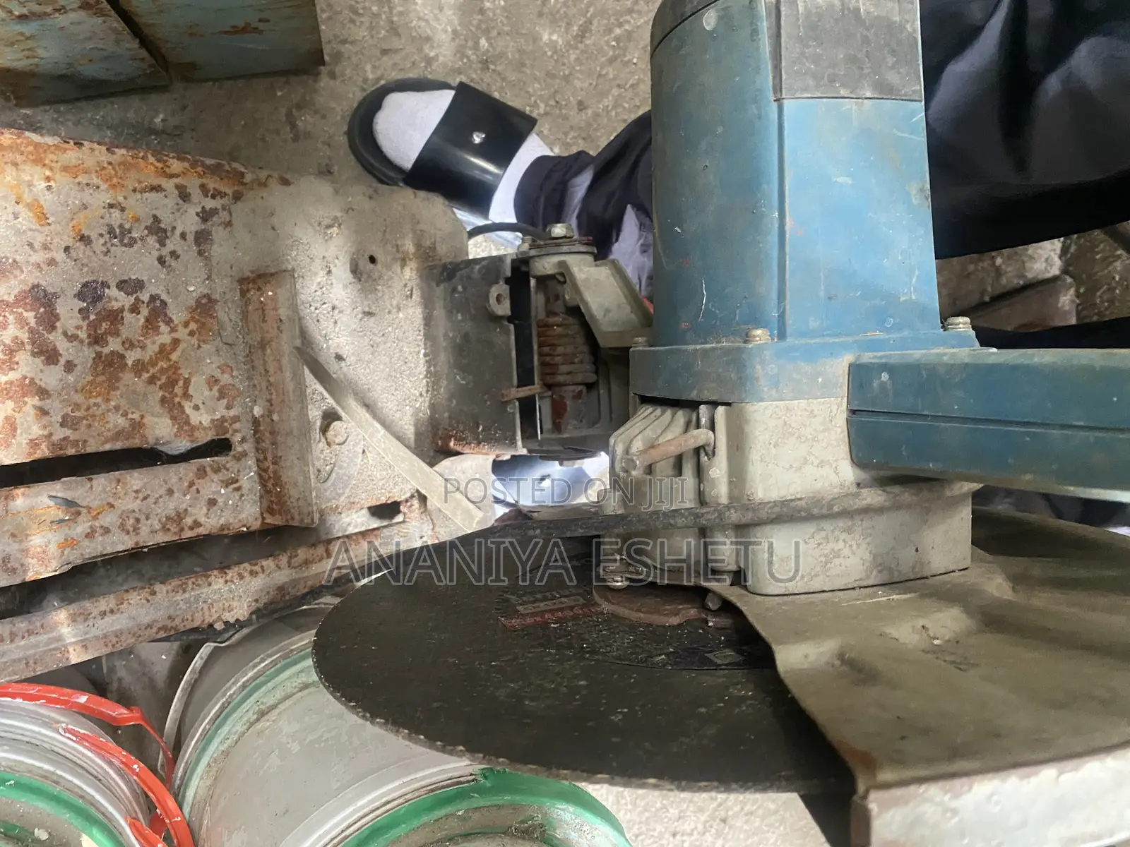 Metal Cutting Machine – Good Working Condition