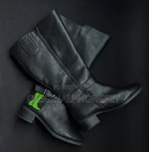 Black Boots for Women (From Canada )