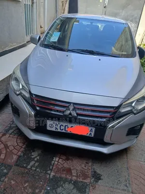 Mitsubishi Attrage 2021 Silver