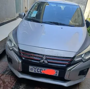 Mitsubishi Attrage 2021 Silver