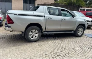 Toyota Hilux Revo Double Cab Deisel 2.4 RWD 2017 Silver
