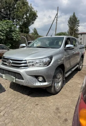 Toyota Hilux Revo Double Cab Deisel 2.4 RWD 2017 Silver