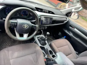 Toyota Hilux Revo Double Cab Deisel 2.4 RWD 2017 Silver