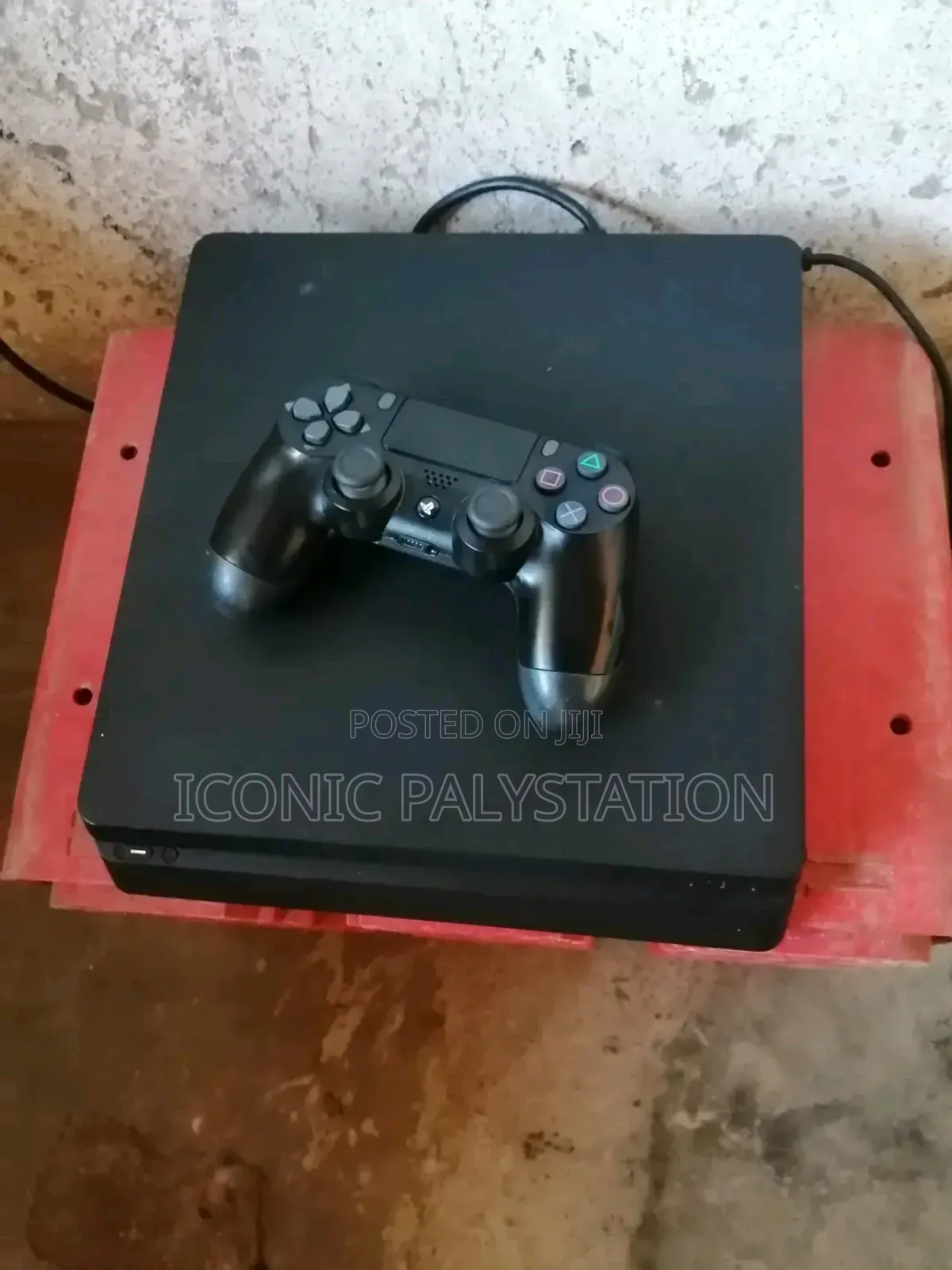 Palystation 4 With Joystik for Iconic Gamers