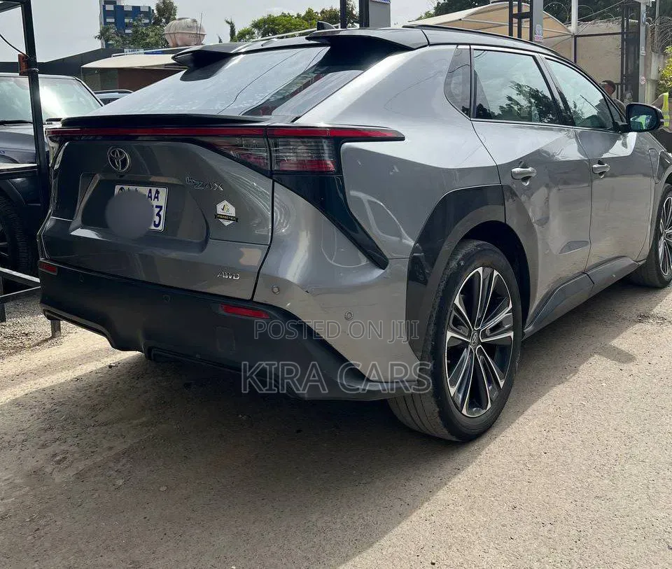 Toyota bZ4X 2023 Gray