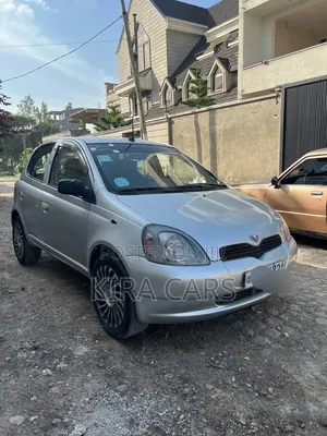 Toyota Vitz 2001 Silver
