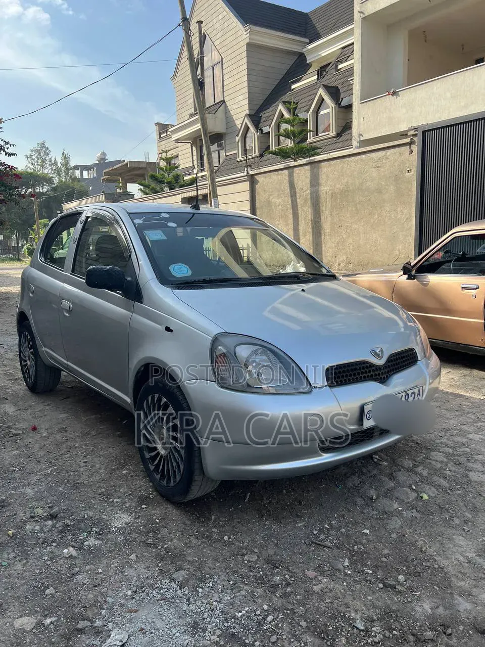 Toyota Vitz 2001 Silver