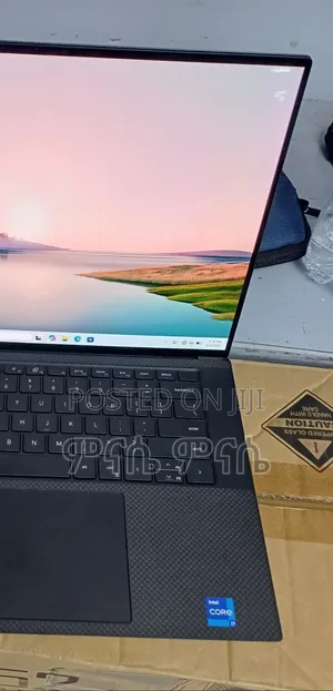 New Laptop Dell XPS 15 16GB Intel Core i7 SSD 512GB