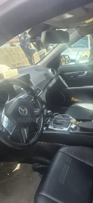 Mercedes-Benz C200 2012 Silver