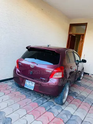 Toyota Yaris 2010 Burgundy